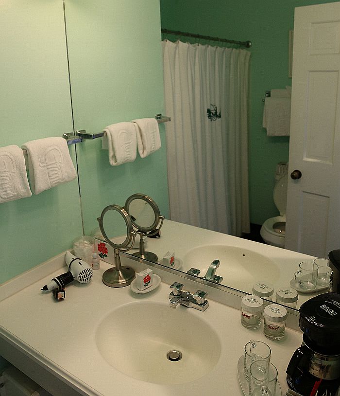 06 Grand Hotel Mackinac Island Room Bath