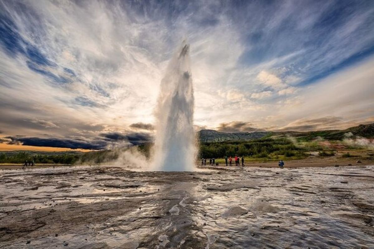 Drive or tour the Golden Circle - what to do in iceland