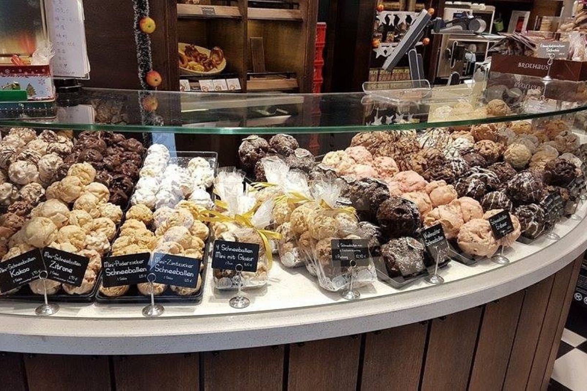 Eat Schneeballen on The Go_ - things to do in rothenburg germany