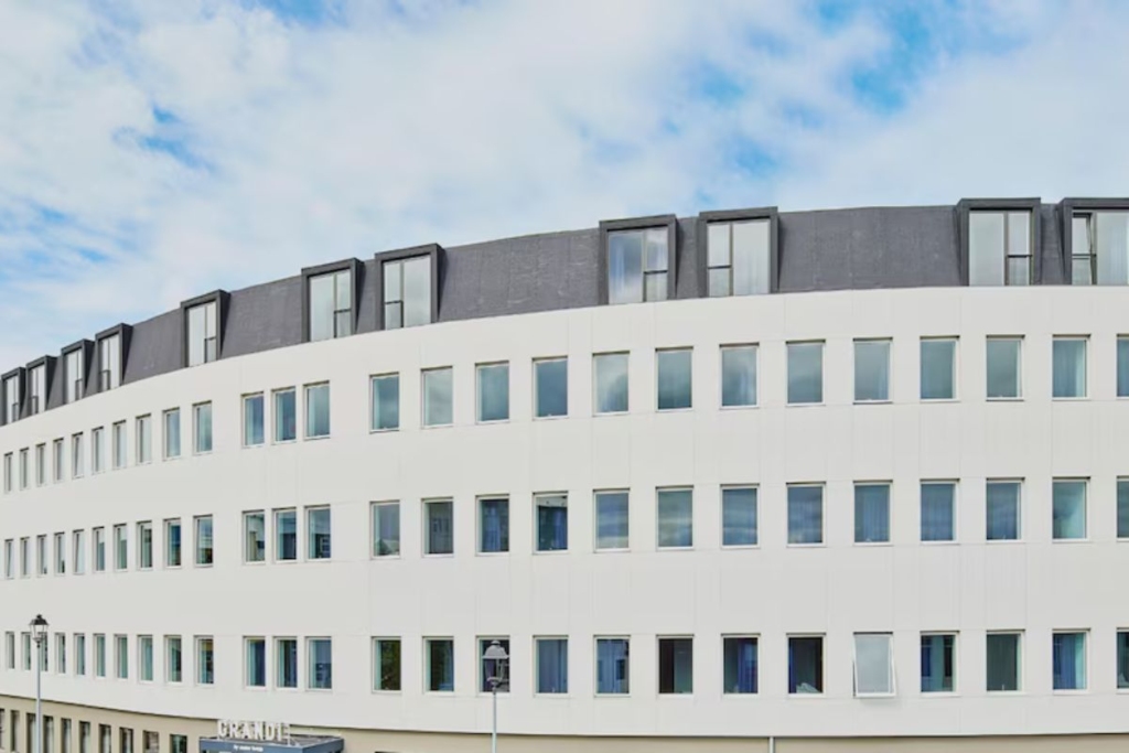Grandi hotel- where to visit in iceland