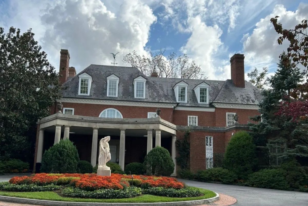 Hillwood Estate - things to do in dc