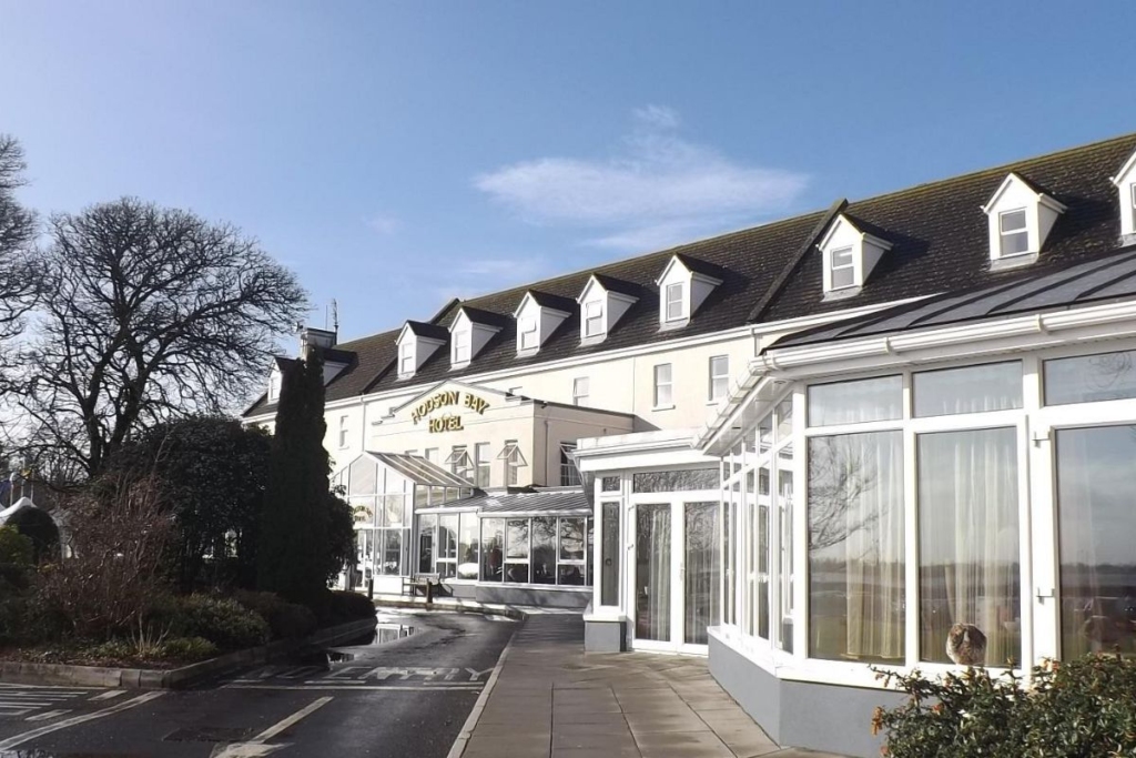 Hodson Bay Hotel, Athlone Family Break Resort - ireland holiday resorts for families