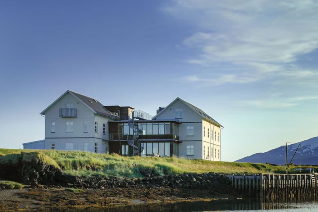 Hotel Búðir- where to visit in iceland
