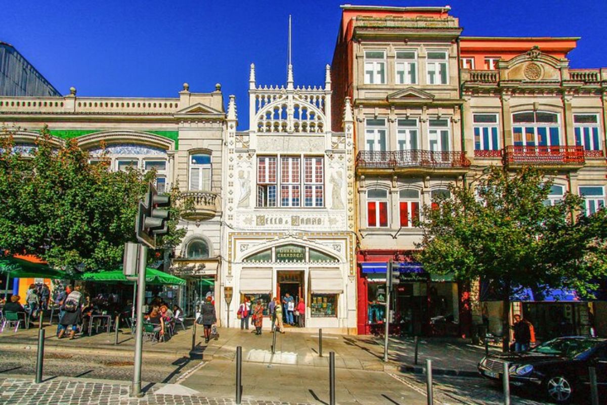 Livraria Lello, Clérigos, tiles, Bolhão - porto portugal city break