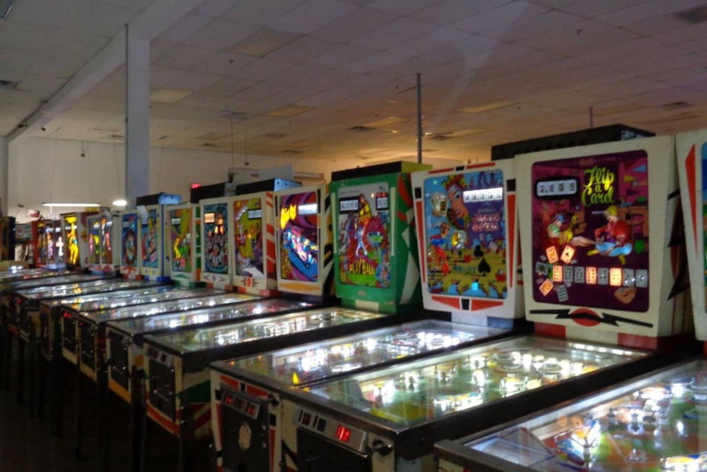 Play the Pinball Hall of Fame - best things to do in las vegas