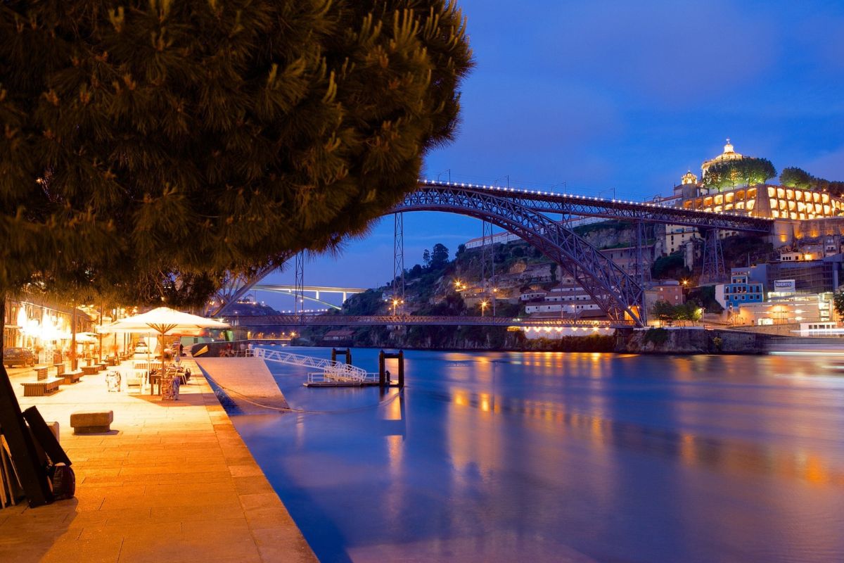 Porto Reality Check and What the Photos Do Not Tell You_ - porto city break