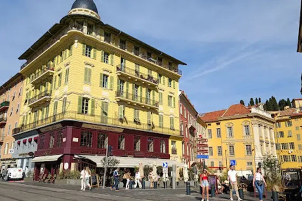 Use The Tram And Train - nice france things to do