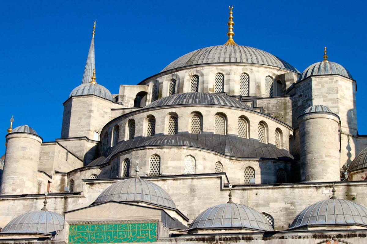 The Blue Mosque - famous historical buildings
